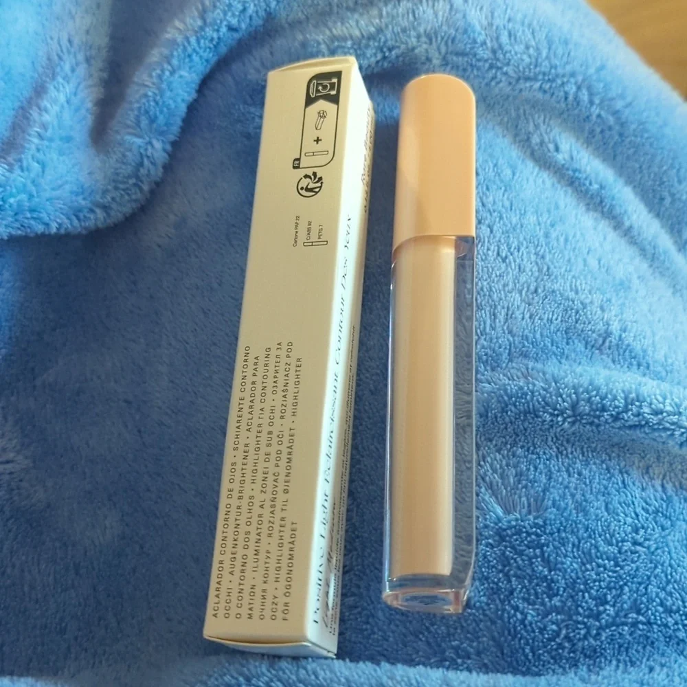 NIB Rare Beauty Under eye Brightener - Light/Medium